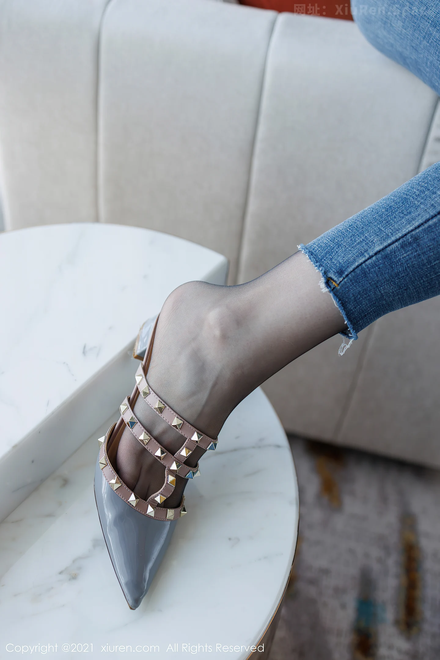 图片[6]-[XiuRen秀人网]VOL.4195 模特吴雪瑶私房脱牛仔裤露黑丝裤袜缕空蕾丝内裤火辣诱惑写真40P-秀人网官方网站